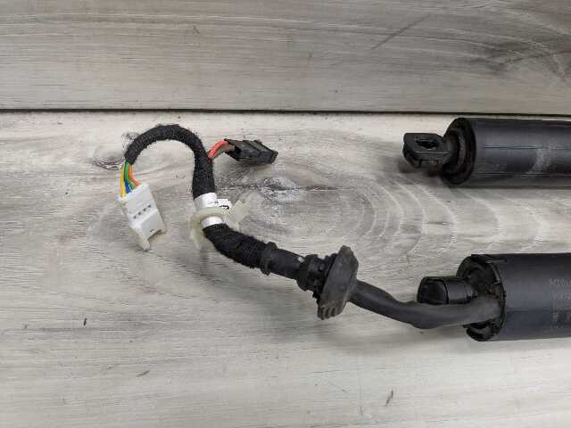 19-23 OEM BMW G05 X5 Rear Left Right Trunk Liftgate Shock Hatch Strut Supports