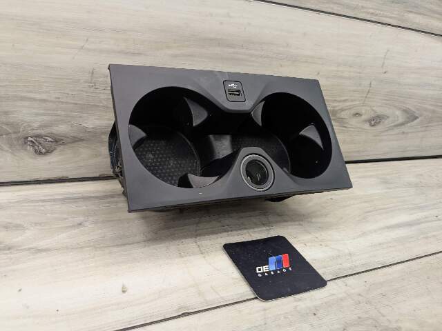 19-23 OEM BMW G05 X5 Front Center Console Cup Holder + USB Charge Port Socket