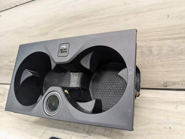 19-23 OEM BMW G05 X5 Front Center Console Cup Holder + USB Charge Port Socket