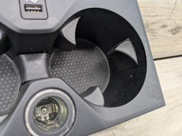 19-23 OEM BMW G05 X5 Front Center Console Cup Holder + USB Charge Port Socket