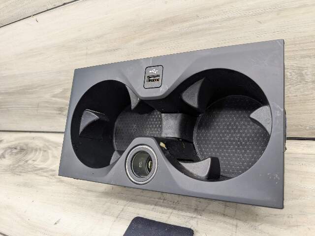 19-23 OEM BMW G05 X5 Front Center Console Cup Holder + USB Charge Port Socket