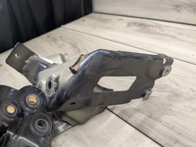 19-23 OEM BMW G05 X5 Front Right Passenger Side Fender Holder Bracket SET