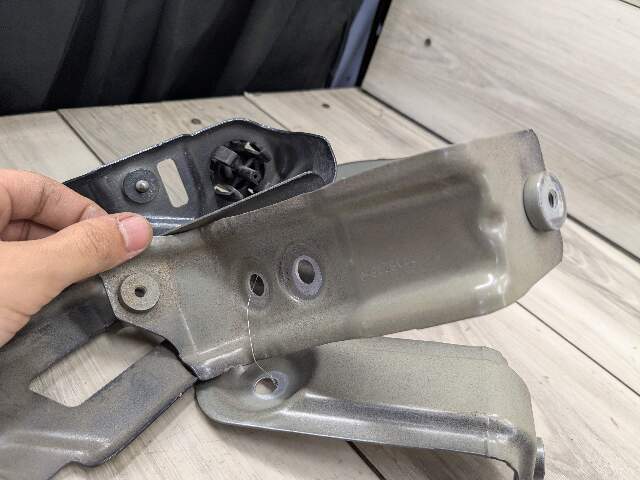 19-23 OEM BMW G05 X5 Front Right Passenger Side Fender Holder Bracket SET