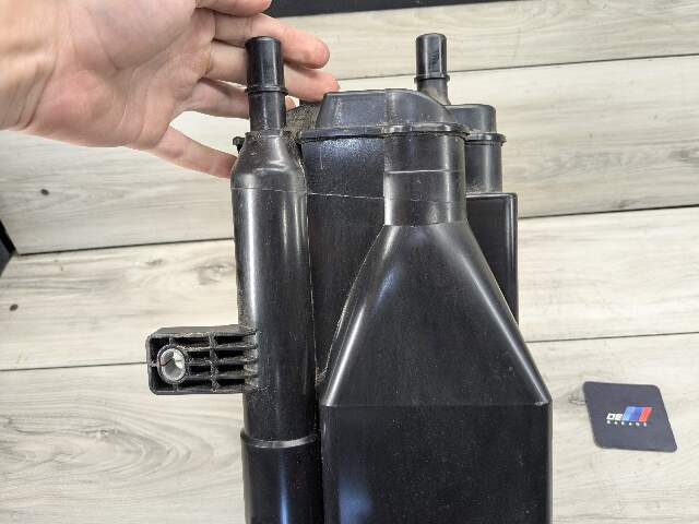 OEM BMW F95 G05 G06 G07 X5 Charcoal Filter Fuel Tank Vapor Evaporator Canister
