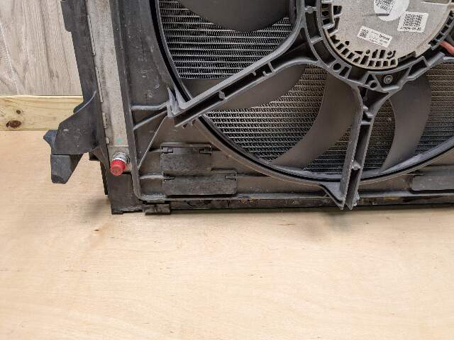 14-19 OEM BMW F15 F16 X5 X6 Radiator Condenser Fan Shroud Assembly 850W N63