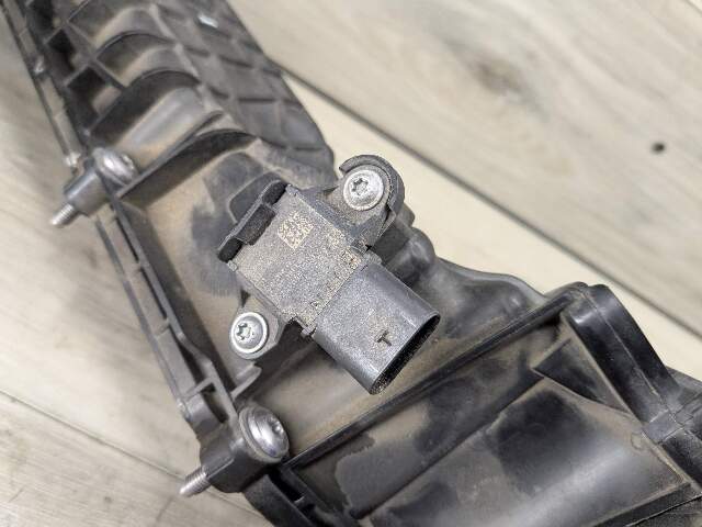 OEM BMW G05 G12 G30 F90 M5 Left Driver Side Engine N63R S63M Intake Manifold 5-8