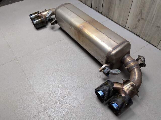 *22-25 OEM BMW G42 M240 Dual Exhaust Flap Pipe Muffler B58 Engine w/ Carbon Tips