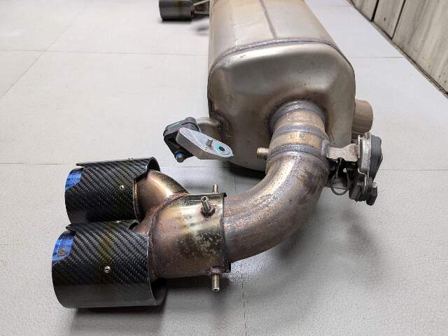*22-25 OEM BMW G42 M240 Dual Exhaust Flap Pipe Muffler B58 Engine w/ Carbon Tips