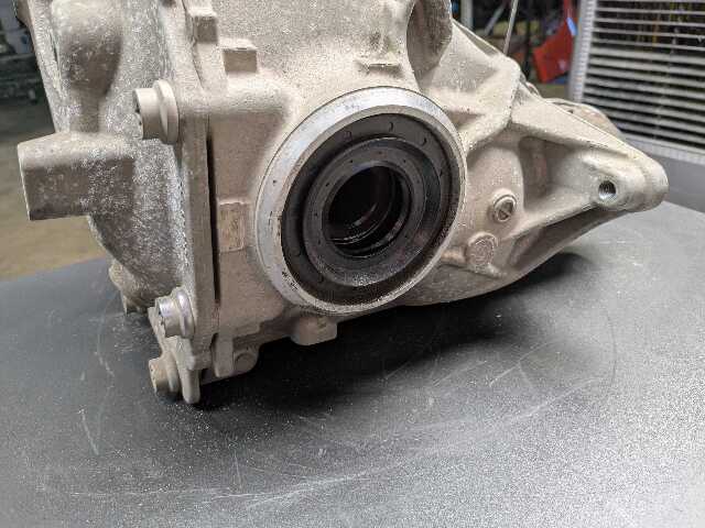 18-24 OEM BMW G01 G02 X3 X4 Rear Differential Axle Carrier Ratio 3.38