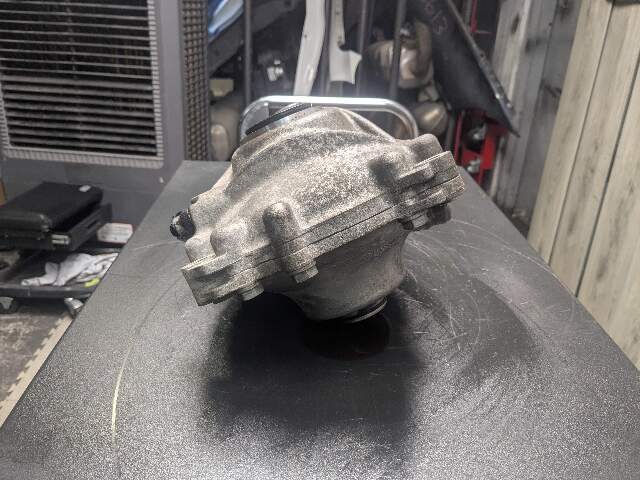 OEM BMW F22 F23 F30 F32 F33 F36 AWD Front Differential Axle Gearbox Carrier AT