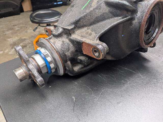OEM BMW G20 G22 G23 G42 330 M340 Rear Differential Axle Gearbox Carrier 2.81