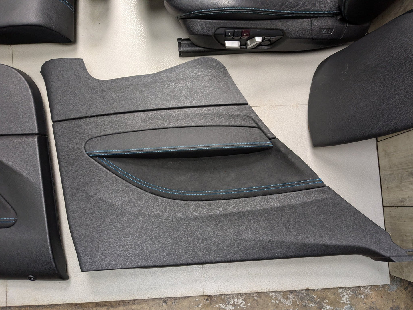 *OEM BMW F22 F87 M2 Driver Passenger Seats Door Panels Interior w Blue Stitching