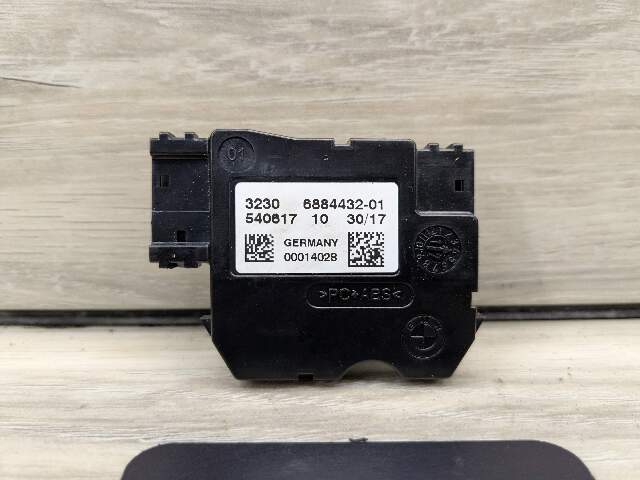OEM BMW G01 G02 G05 G07 G12* G30 X3 X5 Steering Wheel Electronics Module