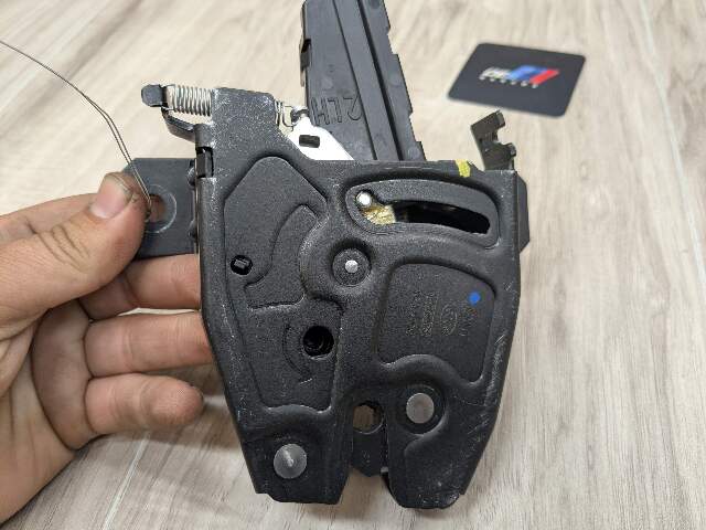 19-25 OEM BMW G05 G07 X5 X7 Tailgate Left Side Lower Latch Lock Actuator