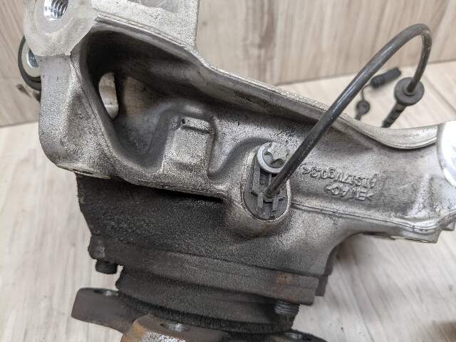 OEM BMW G20 330 M340 REAR Right Passenger Knuckle Wheel Hub Spindle Bearing