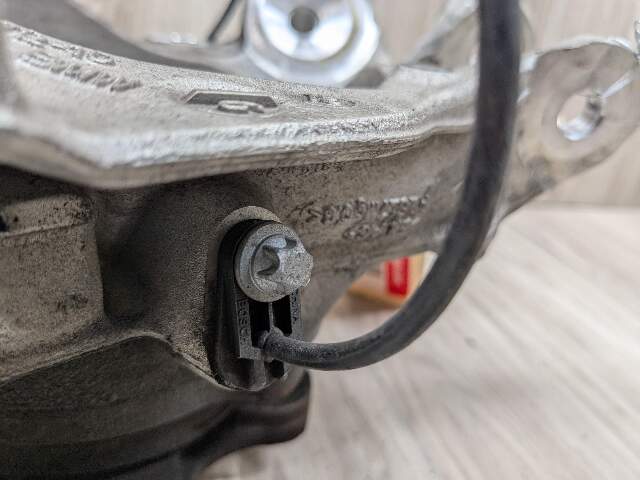 OEM BMW G20 330 M340 REAR Right Passenger Knuckle Wheel Hub Spindle Bearing