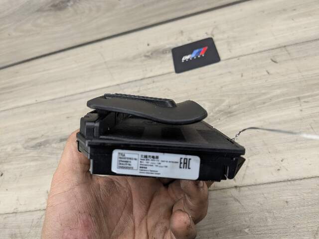 OEM BMW F15 F16 F25 F85 X3 X5 Center Console Storage Phone Car Wireless Charger