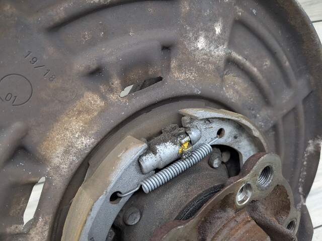 15-20 OEM BMW F80 F82 F83 F87 M3 M4 Rear Left Driver Wheel Hub Spindle Knuckle