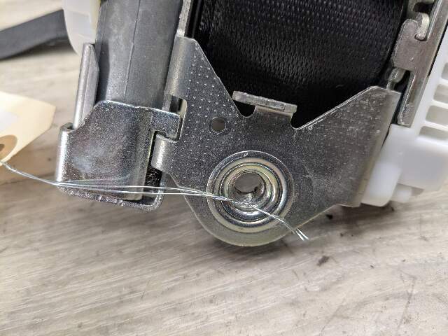 14-20 OEM BMW F22 F87 M2 Front Right Passenger Seatbelt Seat Belt Retractor