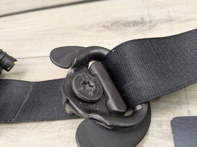 OEM BMW F15 F16 F85 F86 X5 X6 Front Right Passenger Seat Belt Retractor Black