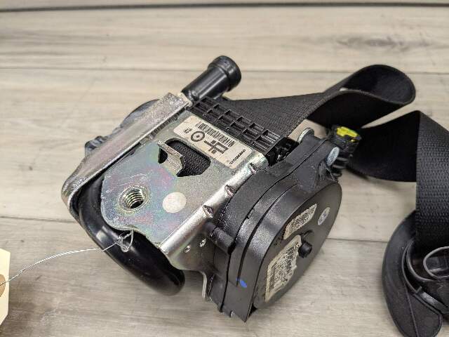 OEM BMW F15 F16 F85 F86 X5 X6 Front Right Passenger Seat Belt Retractor Black