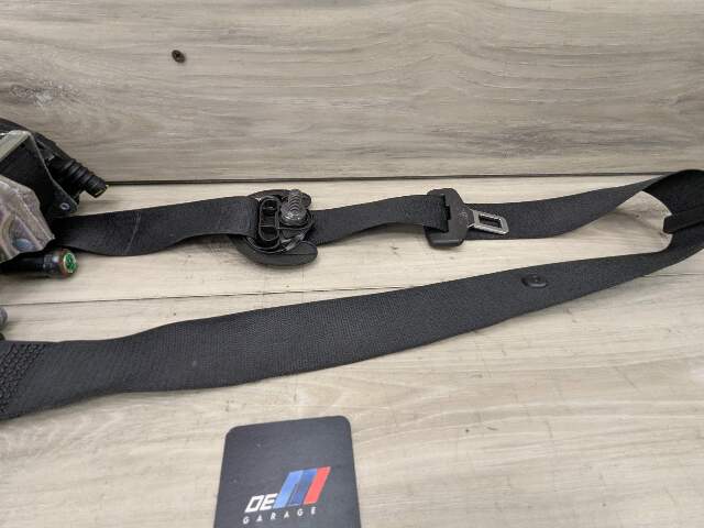 OEM BMW F15 F16 F85 F86 X5 X6 Front Right Passenger Seat Belt Retractor Black