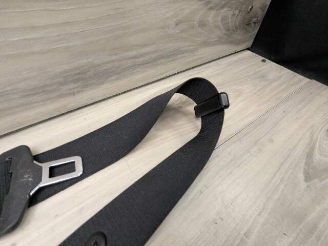 OEM BMW F15 F16 F85 F86 X5 X6 Front Right Passenger Seat Belt Retractor Black