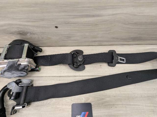 OEM BMW F15 F16 F85 F86 X5 X6 Front Right Passenger Seat Belt Retractor Black