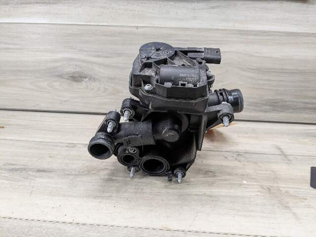 OEM BMW F22 F23 F30 F32 F36 G30 Engine B46 Motor Heat Coolant Thermostat Module