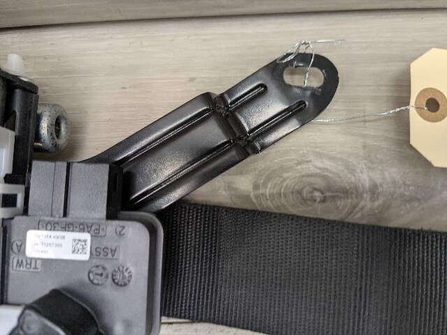 OEM BMW G01 G02 F97 F98 X3 X4 Front Passenger Seat Belt Seatbelt Retractor