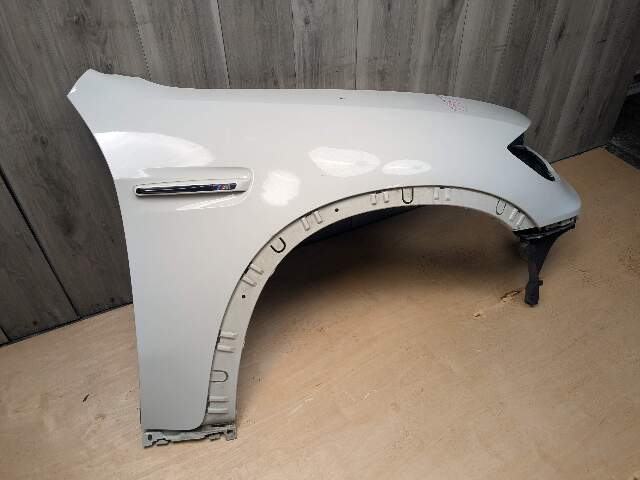 10-13 OEM BMW E70 X5M Front Right Passenger Fender Cover w Turn Signal White 300