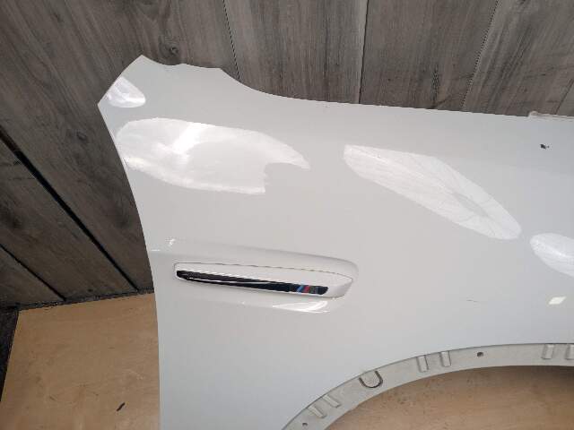 10-13 OEM BMW E70 X5M Front Right Passenger Fender Cover w Turn Signal White 300