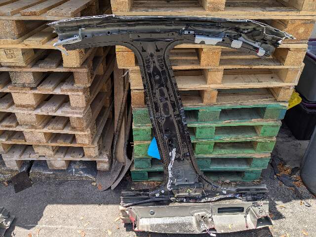 22-24 OEM BMW G26 430 M440 Left Driver Side B Pillar Door Body Cut Structure