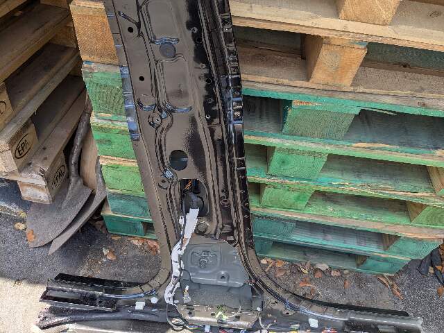 22-24 OEM BMW G26 430 M440 Left Driver Side B Pillar Door Body Cut Structure