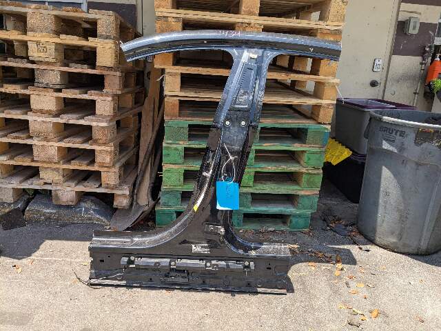22-24 OEM BMW G26 430 M440 Left Driver Side B Pillar Door Body Cut Structure