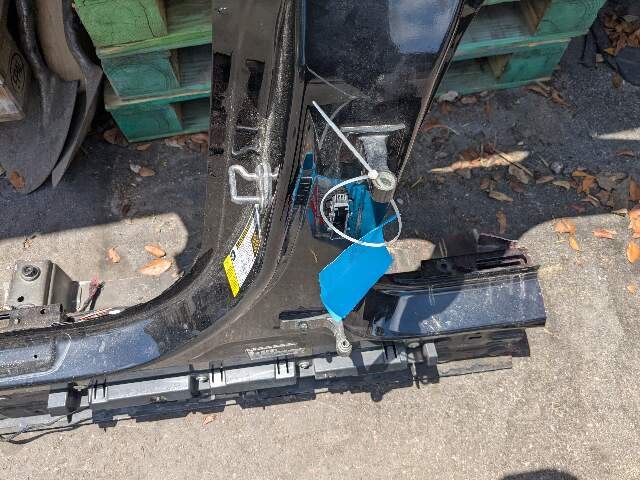 22-24 OEM BMW G26 430 M440 Left Driver Side B Pillar Door Body Cut Structure