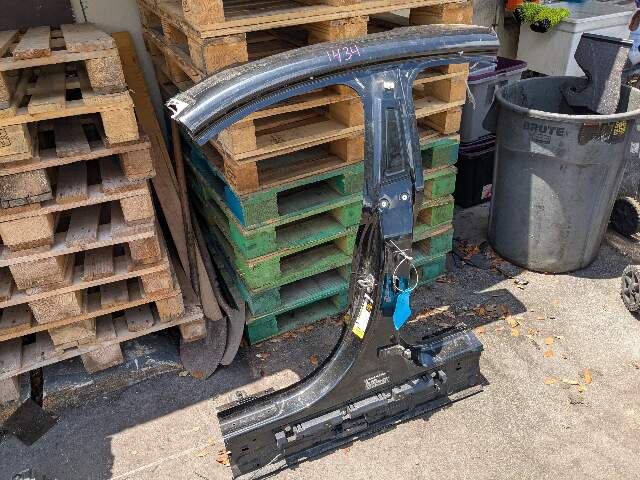 22-24 OEM BMW G26 430 M440 Left Driver Side B Pillar Door Body Cut Structure