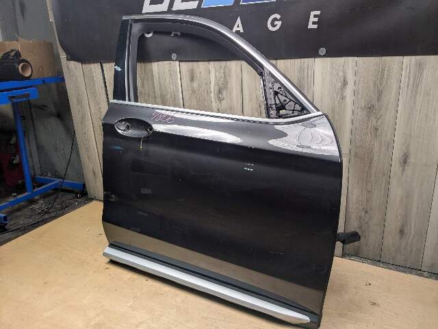 18-24 OEM BMW F97 G01 X3 X3M Front Right Passenger Side Door Shell Panel White