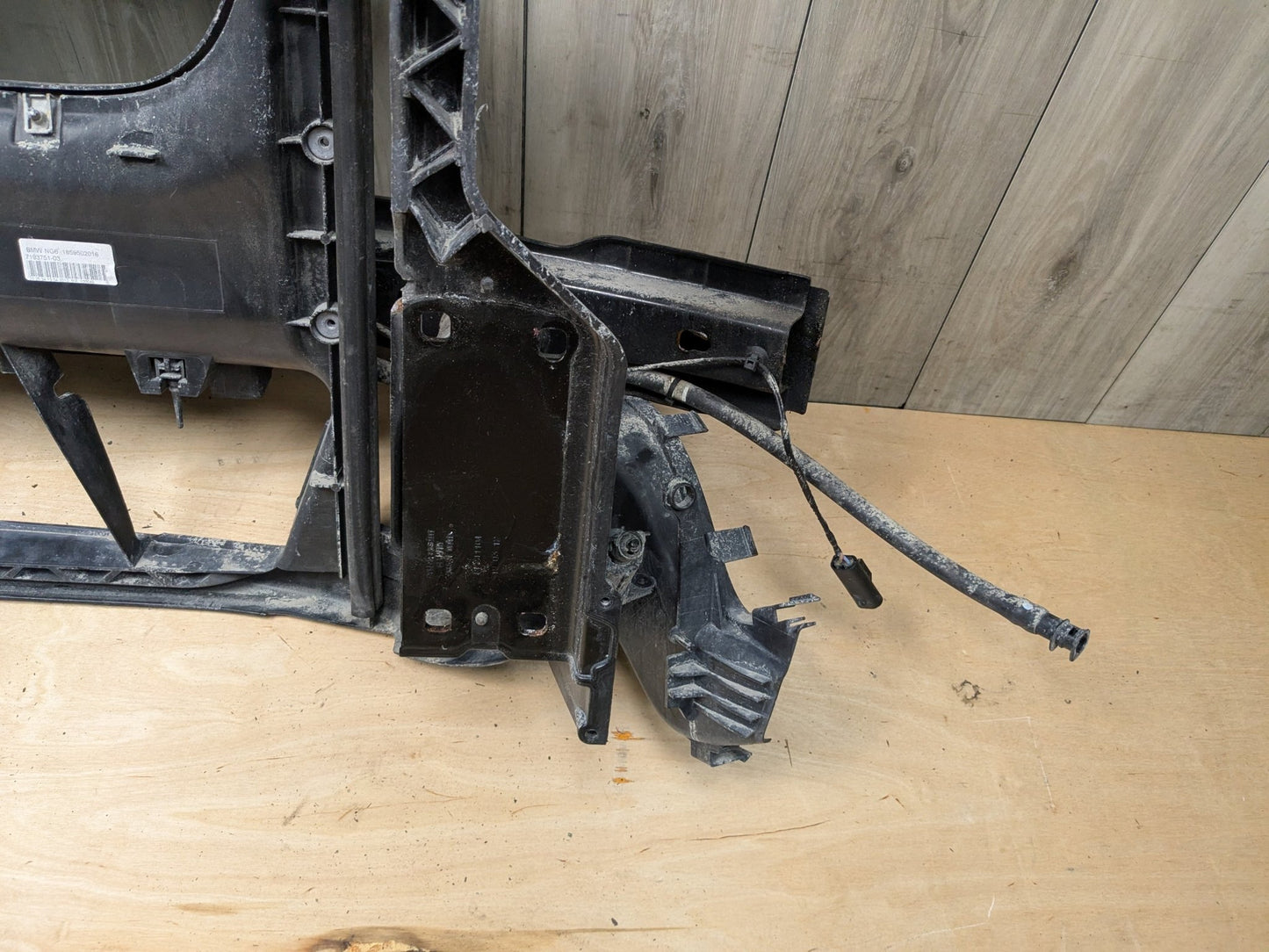 08-13 OEM BMW E82 E88 128 135 Front Radiator Support Frame Reinforce Clip Panel