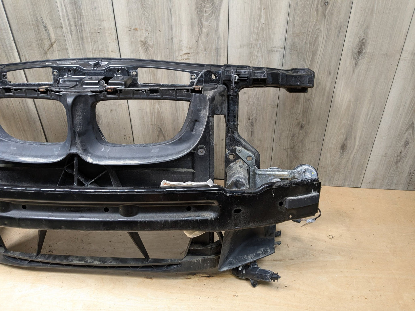 08-13 OEM BMW E82 E88 128 135 Front Radiator Support Frame Reinforce Clip Panel