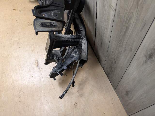 08-13 OEM BMW E82 E88 128 135 Front Radiator Support Frame Reinforce Clip Panel