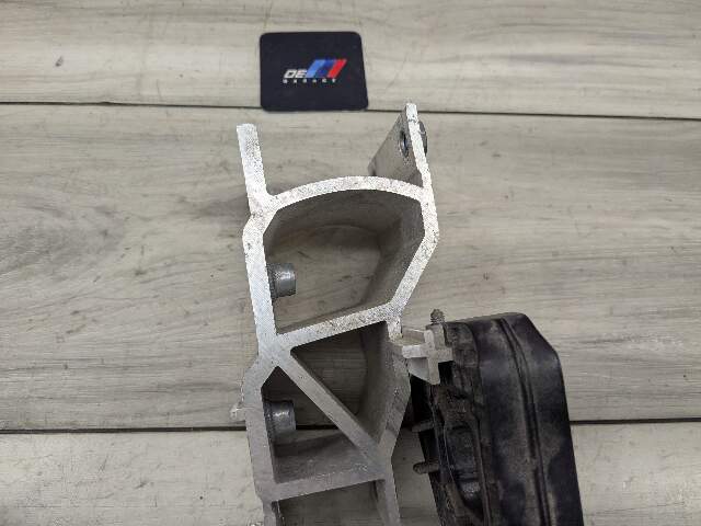 18-24 OEM BMW G01 G02 F97 X3 X4 Right Passenger Side Bumper Impact Mount Bracket