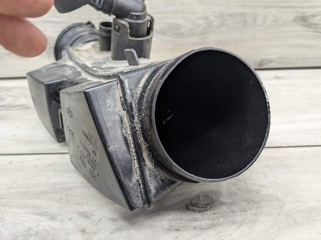 19-24 OEM BMW G01 G02 G05 G30 X3 X4 X5 X6 Engine Air Cleaner Filter Resonator