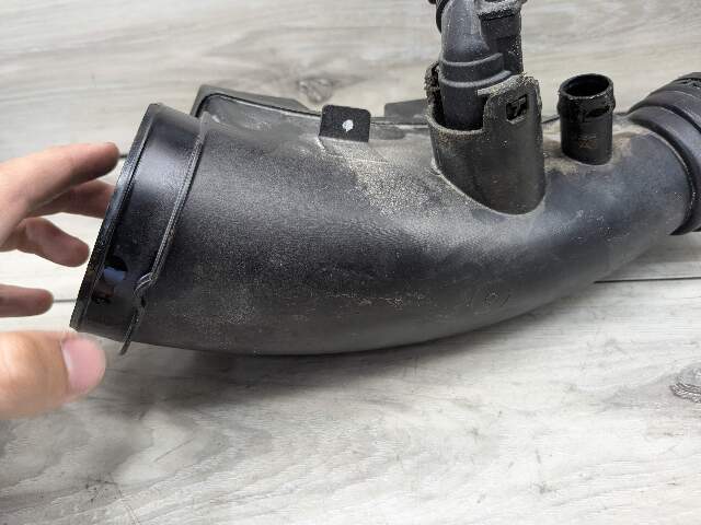 19-24 OEM BMW G01 G02 G05 G30 X3 X4 X5 X6 Engine Air Cleaner Filter Resonator