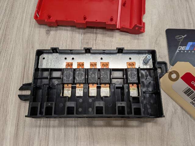 11-19 OEM BMW F22 F23 F30 F32 F36 F80 F82 F87 Positive Battery Power Fuse Box