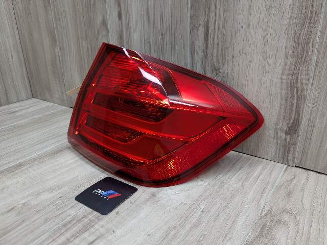 12-15 OEM BMW F30 F80 M3 328 335 Sedan Rear Right Passenger Outer Tail Light