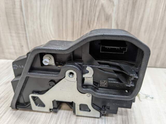 OEM BMW E82 E90 F23 F30 F32 E60 F01 M4 X6 REAR LEFT Door Lock Latch Actuator