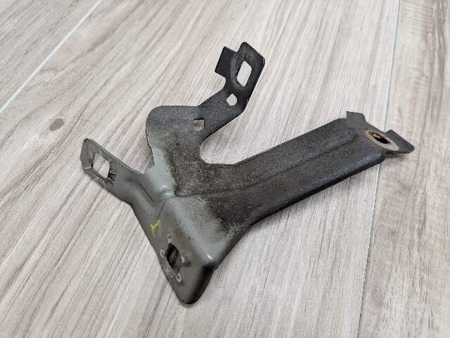 12-20 OEM BMW F30 F32 F33 F36 Front Left Driver Fender Wing Holder Bracket SET