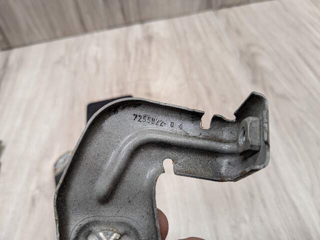 12-20 OEM BMW F30 F32 F36 Front Right Passenger Fender Wing Holder Bracket SET