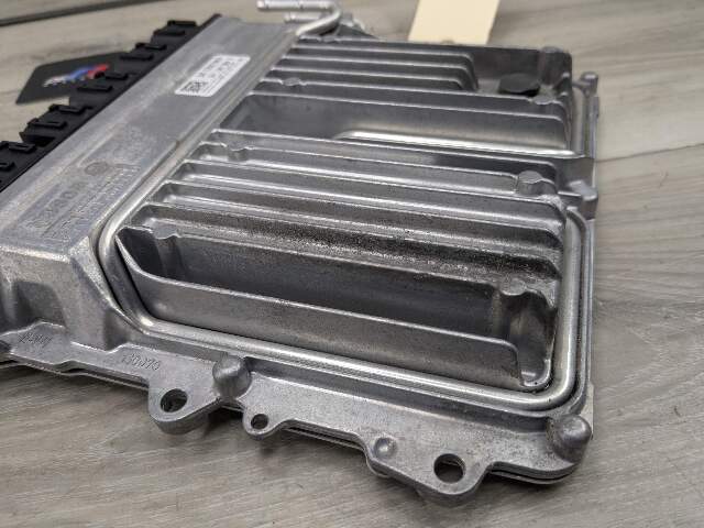 OEM BMW G11 G12 G30 M550 750 DME ECU N63R Engine Control Module Computer 880